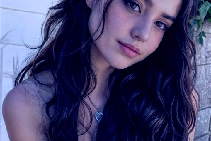 Lily, 34, a auburn brown-eyed mixed companion based in Diomabana. Offering A-Level, OWO, Party Girl. Available for incall and outcall, overnight bookings ava...