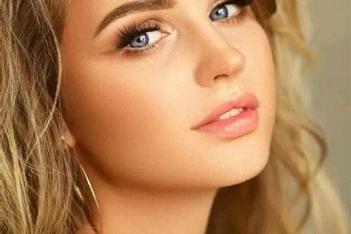 Lily, 34, a dark blonde blue-eyed mediterranean companion based in Dimacheni. Offering Prostate Massage, Travel Companion, Overnight. Available for incall an...