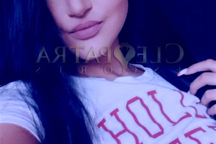 Lily, 34, a red grey-eyed caribbean companion based in Valderrodrigo. Offering GFE, Striptease, Tantra, Fetish. Available for incall and outcall, day and eve...