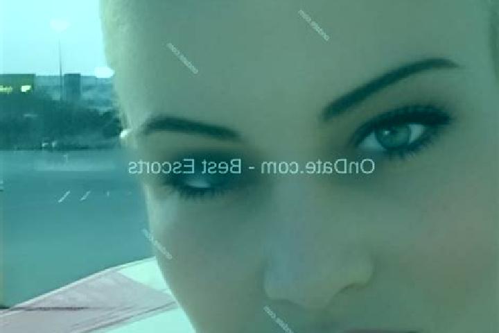 Lily, 34 — Escort in Dobrogostea, Romania