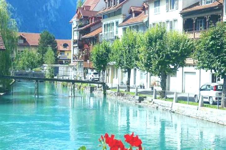Lily, 34 — Escort in Hermiswil, Switzerland