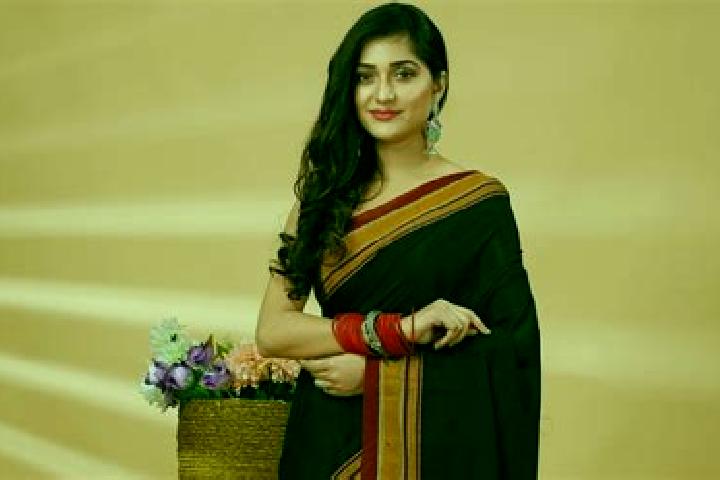 Lily, 34 — Escort in Ilkal, India