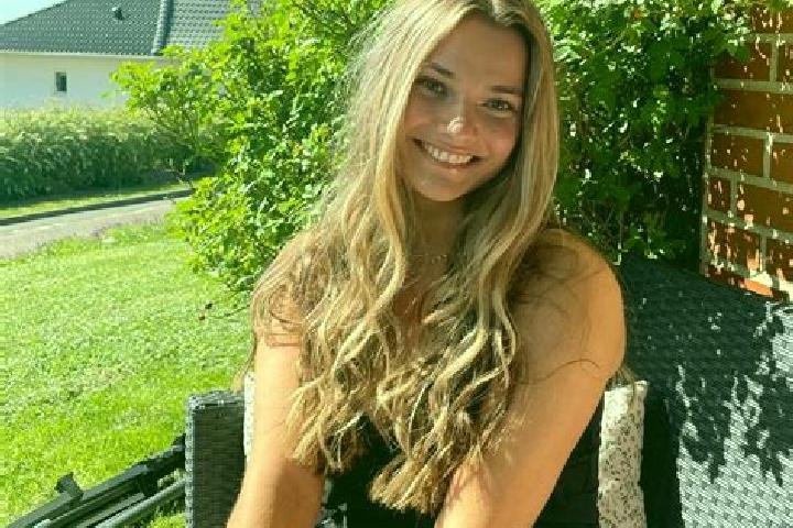 Lily, 34 — Escort in Neder Holluf, Denmark