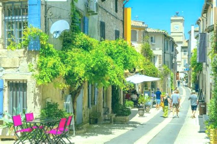 Lily, 34 — Escort in Saint-Remy-du-Plain, France