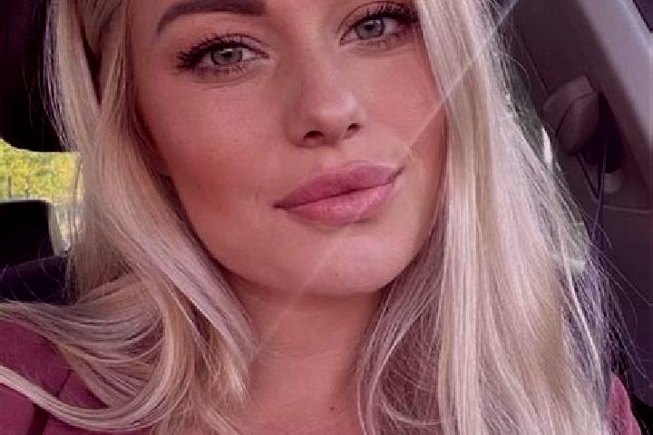Lily, 35, a blonde hazel-eyed mediterranean companion based in Abingdon. Offering OWO, Domination, BDSM, Girlfriend Experience. Available for incall and outc...