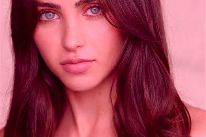 Lily, 35, a brunette dark-eyed european companion based in Mehamn. Offering Party Girl, Couples, Duos, Prostate Massage. Available for incall and outcall, da...