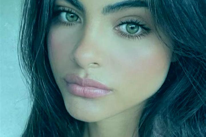 Lily, 35, a chestnut dark-eyed indian companion based in Colchester. Offering Tantra, OWO, BDSM. Available for incall and outcall, overnight bookings available.