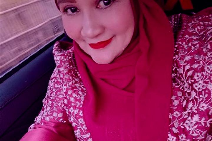 Lily, 35 — Escort in Jatisari, Indonesia