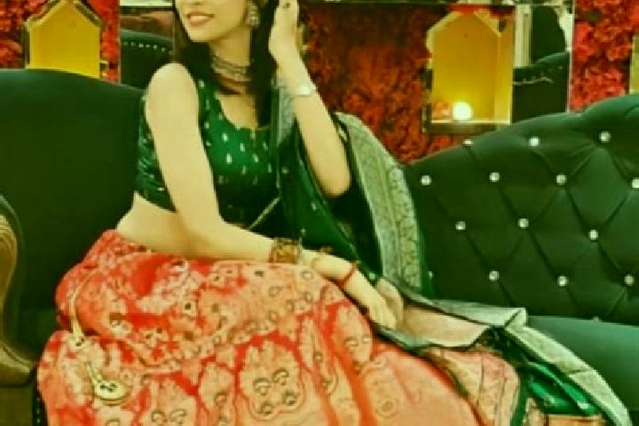 Lily, 35 — Escort in Mudgal, India