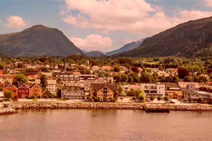 Lily, 35 — Escort in Stranda, Norway