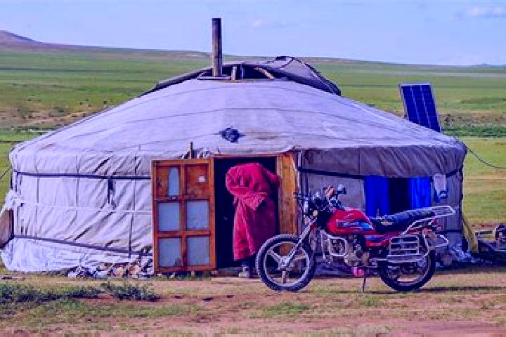 Lily, 35 — Escort in Tsagaantungi, Mongolia