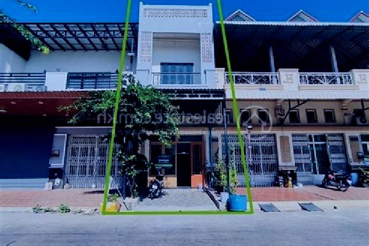 Lily, 35 — Escort in Veal Sbov, Cambodia
