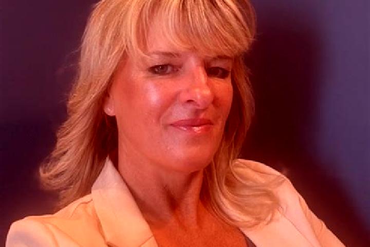 Lily, 35 — Escort in Wardle, United Kingdom
