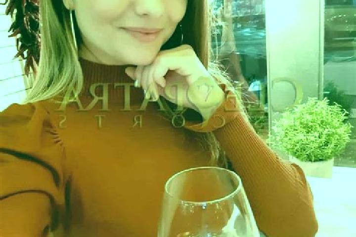 Lily, 36, a auburn dark-eyed mediterranean companion based in Siena. Offering Erotic Massage, OWO, Girlfriend Experience, Dinner Date. Available for incall a...