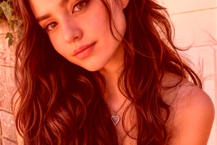 Lily, 37, a brunette hazel-eyed middle eastern companion based in Mazinan. Offering Dinner Date, Couples, Tantra, Duos. Available for incall and outcall, ove...