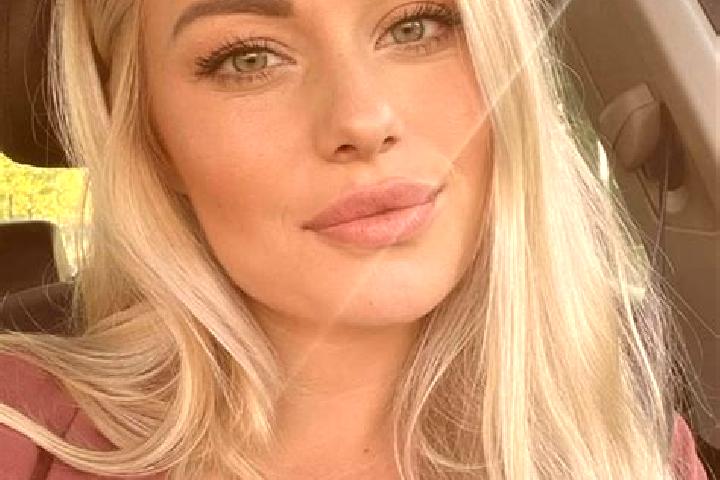 Lily, 38, a blonde hazel-eyed asian companion based in Carlingford. Offering Dinner Date, 69, Girlfriend Experience, Erotic Massage, CIM. Available for incal...