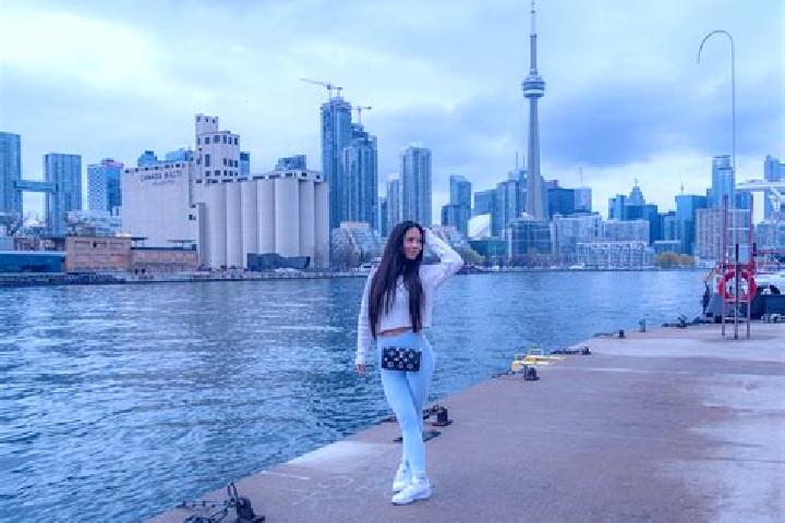 Lily, 38 — Escort in Toronto, Canada