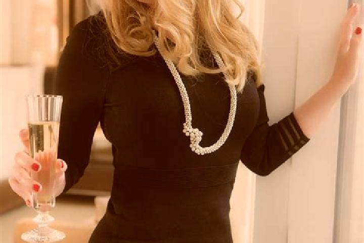 Lily, 39, a blonde amber-eyed ebony companion based in Dobroslav. Offering Dinner Date, Overnight, Striptease, Girlfriend Experience. Available for incall an...