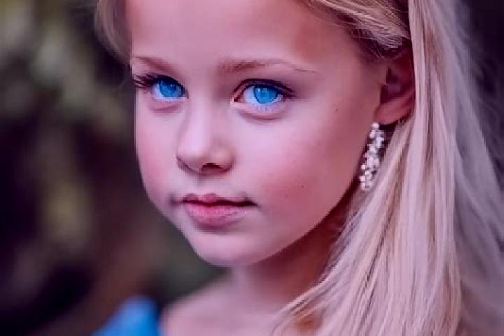 Lily, 39, a blonde blue-eyed ebony companion based in Piis. Offering Party Girl, OWO, Roleplay, Tantra. Available for incall and outcall, day and evening dates.