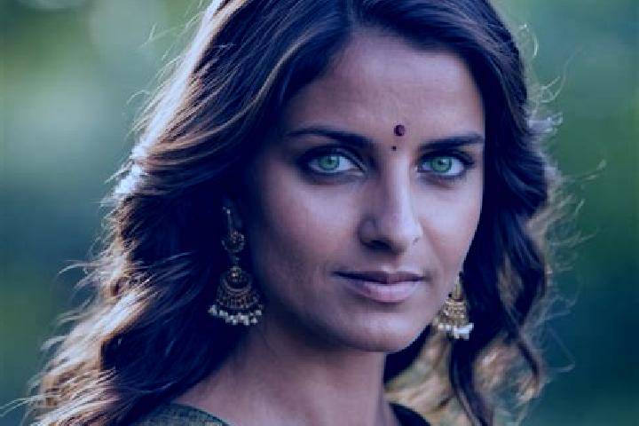 Lily, 39, a brunette green-eyed indian companion based in Banqiaodian. Offering Massage, Erotic Massage, Duos. Available for incall and outcall, day and even...