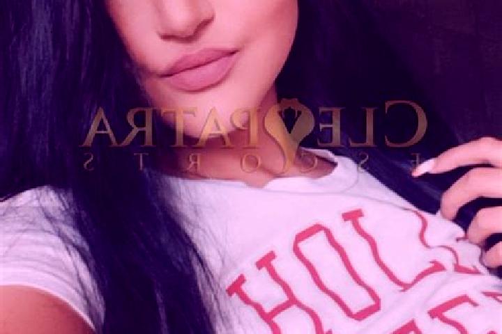 Lily, 39, a red dark-eyed ebony companion based in Calan. Offering Tantra, Striptease, OWO, Dinner Date. Available for incall and outcall, overnight bookings...