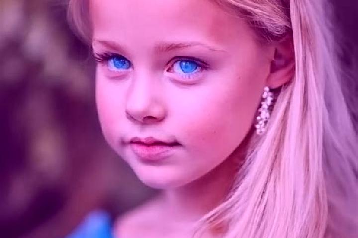 Lucy, 20, a blonde blue-eyed ebony companion based in Zdiar. Offering Party Girl, Erotic Massage, Travel Companion. Available for incall and outcall, overnig...