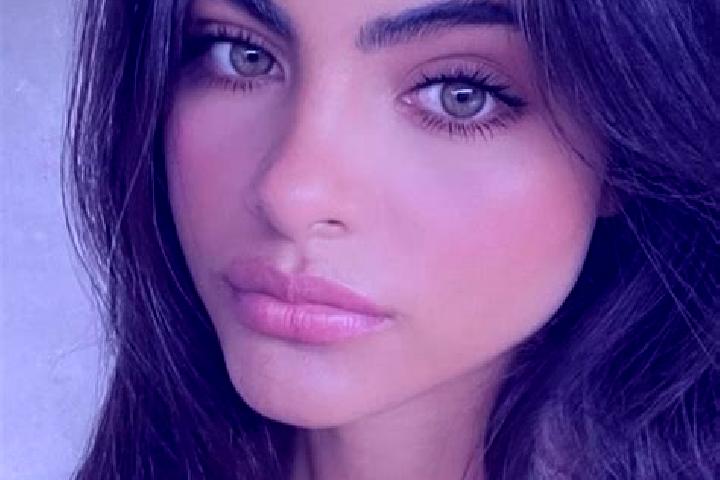 Lucy, 20, a brunette green-eyed latina companion based in Dollar. Offering Deep French Kissing, Roleplay, Overnight, Striptease. Available for incall and out...