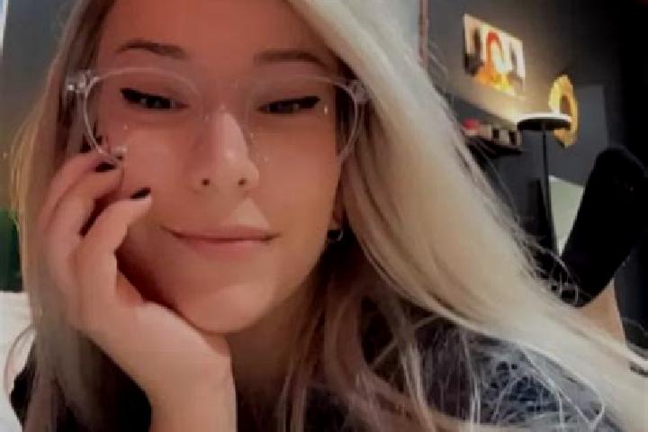 Lucy, 20, a chestnut blue-eyed slavic companion based in Concourson-sur-Layon. Offering Duos, Girlfriend Experience, BDSM, GFE. Available for incall and outc...