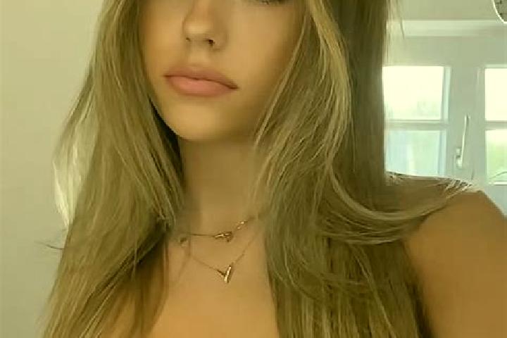 Lucy, 20, a dark blonde brown-eyed european companion based in Telarah. Offering A-Level, Couples, GFE. Available for incall and outcall, day and evening dates.