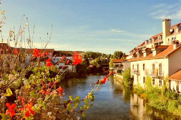Lucy, 20 — Escort in Doubs, France