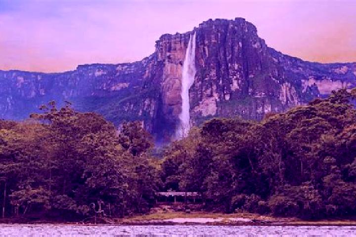 Lucy, 20 — Escort in La Sabana, Venezuela