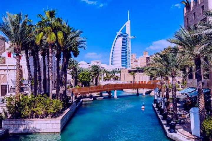 Lucy, 20 — Escort in Madinat as Sadat, Egypt