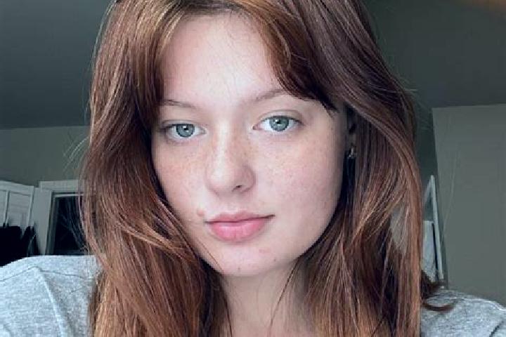 Lucy, 21, a auburn grey-eyed ebony companion based in Septfontaines. Offering Overnight, GFE, Roleplay, A-Level. Available for incall and outcall, day and ev...