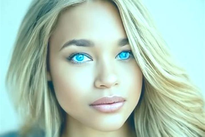 Lucy, 21, a blonde blue-eyed latina companion based in Mundargi. Offering Party Girl, OWO, 69, Massage. Available for incall and outcall, day and evening dates.