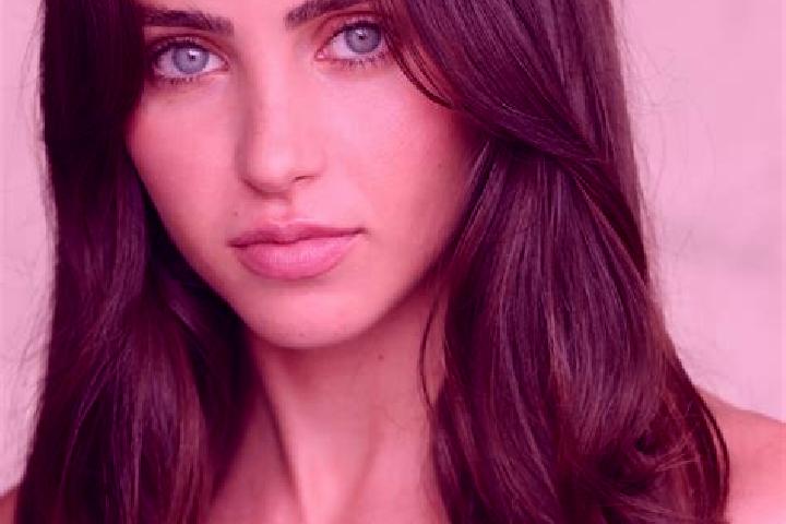 Lucy, 21, a brunette dark-eyed latina companion based in Castleton. Offering Erotic Massage, 69, A-Level. Available for incall and outcall, day and evening d...