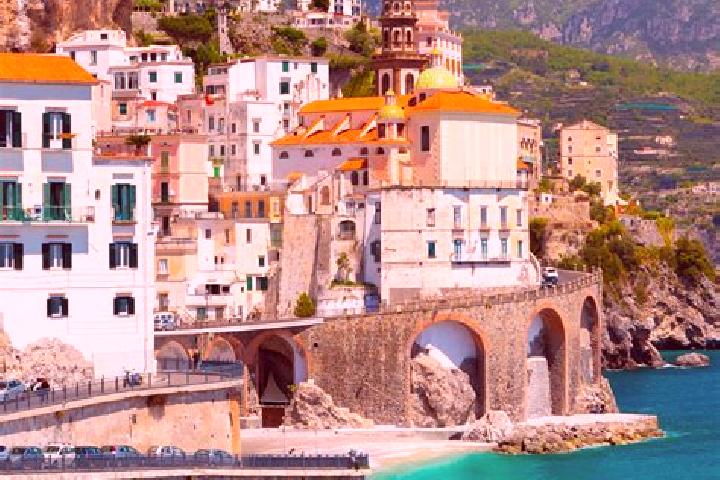 Lucy, 21 — Escort in Gremiasco, Italy