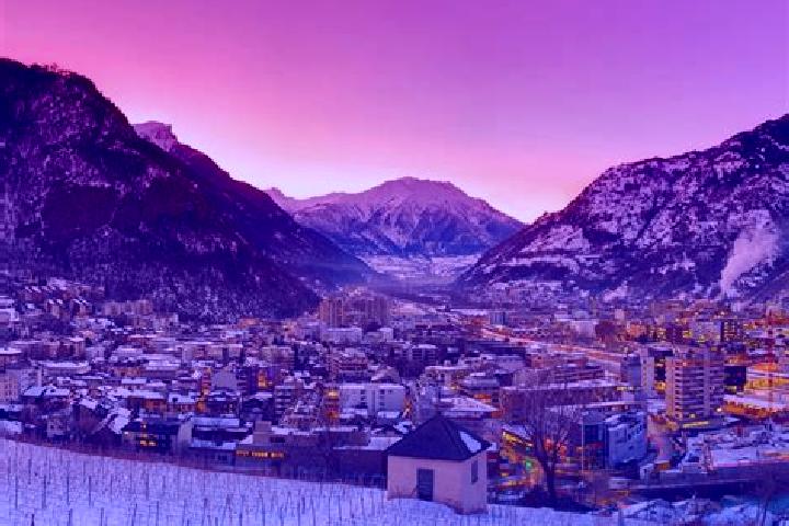 Lucy, 21 — Escort in Visp, Switzerland