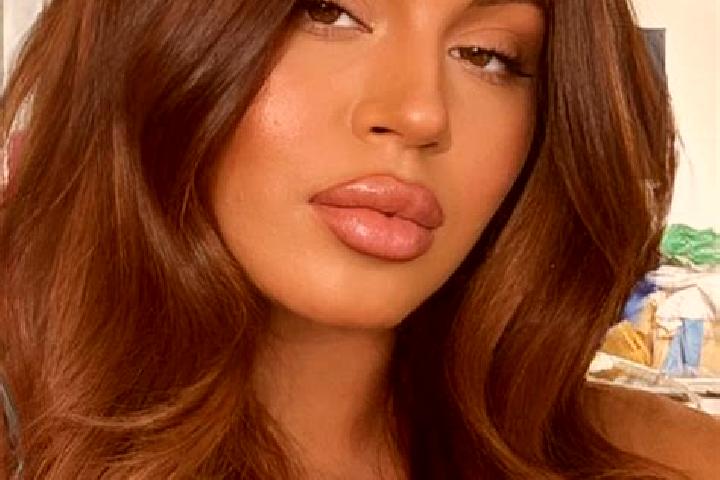 Lucy, 22, a auburn brown-eyed latina companion based in Cozar. Offering OWO, Duos, Party Girl. Available for incall and outcall, overnight bookings available.