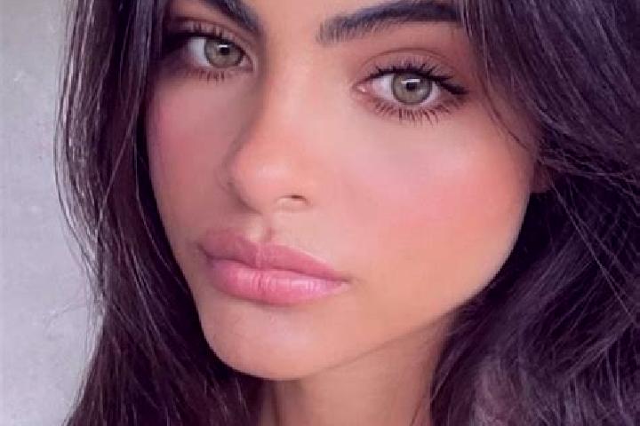 Lucy, 22, a brunette hazel-eyed caribbean companion based in Sambayadi. Offering Party Girl, Erotic Massage, Girlfriend Experience. Available for incall and ...