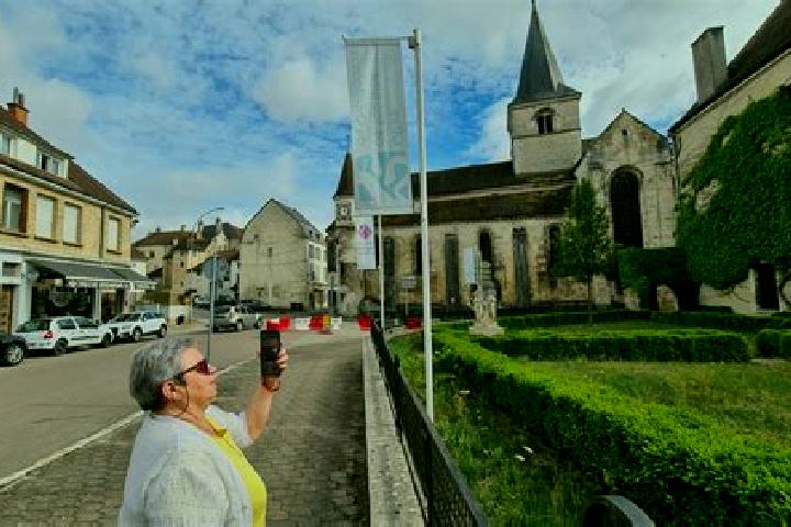 Lucy, 22 — Escort in Chatillon-sur-Marne, France