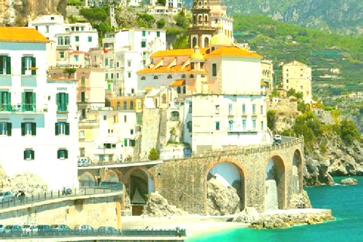 Lucy, 22 — Escort in Cimolais, Italy
