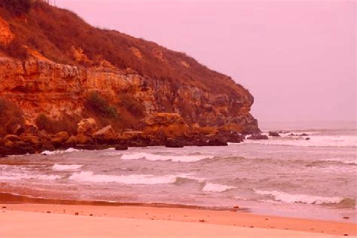 Lucy, 22 — Escort in Praia Bebe, Angola