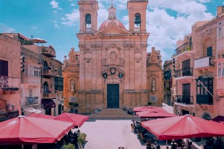 Lucy, 22 — Escort in Sannat, Malta