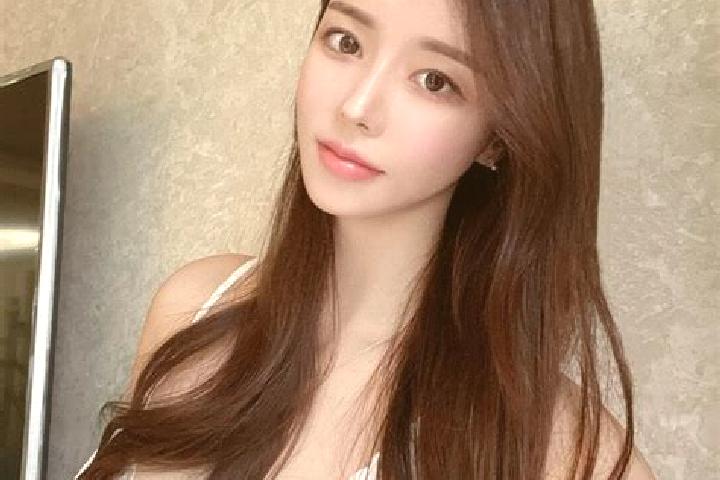 Lucy, 22 — Escort in Yangxiang, China