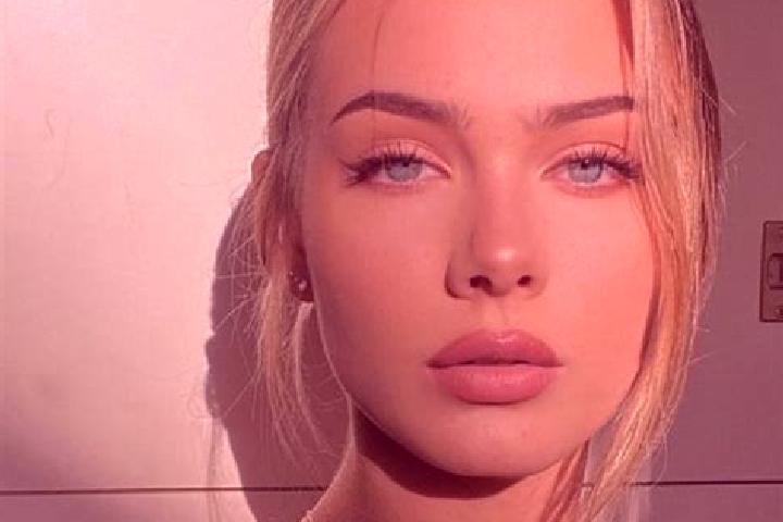 Lucy, 23, a auburn amber-eyed european companion based in Raldon. Offering Overnight, Couples, Party Girl, A-Level. Available for incall and outcall, day and...