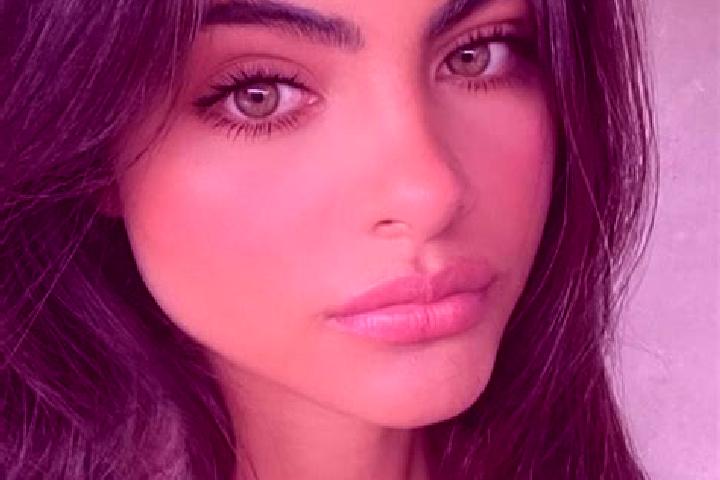 Lucy, 23, a auburn dark-eyed middle eastern companion based in Don Alvaro. Offering GFE, Travel Companion, Duos. Available for incall and outcall, day and ev...