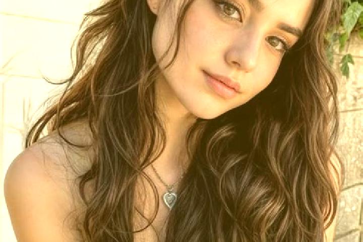 Lucy, 23, a black hazel-eyed slavic companion based in Green River. Offering Roleplay, Massage, BDSM, Party Girl, Prostate Massage. Available for incall and ...