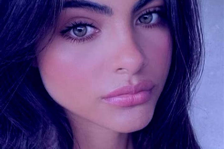 Lucy, 23, a red dark-eyed indian companion based in Limuru. Offering Roleplay, GFE, Party Girl, Erotic Massage, Travel Companion. Available for incall and ou...