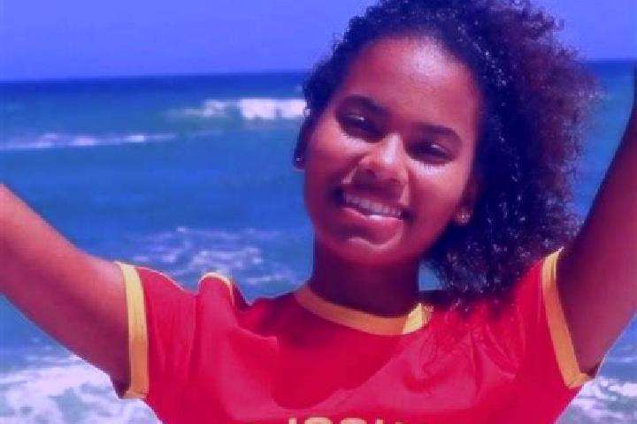 Lucy, 23 — Escort in Cassamba, Angola