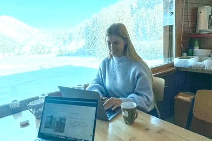 Lucy, 23 — Escort in Liddes, Switzerland